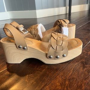 Splendid brand tan leather platform sandal